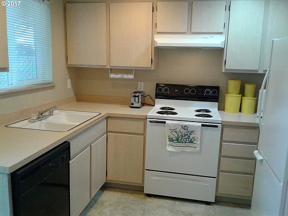 4th image of 4000 NE 109th Ave Unit 242A