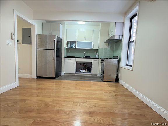 5th image of 132-20 Sanford Avenue #2D