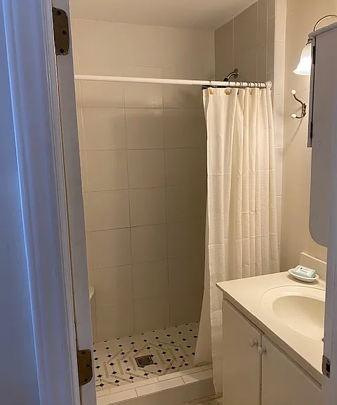 217 Gordon St — Photo 2