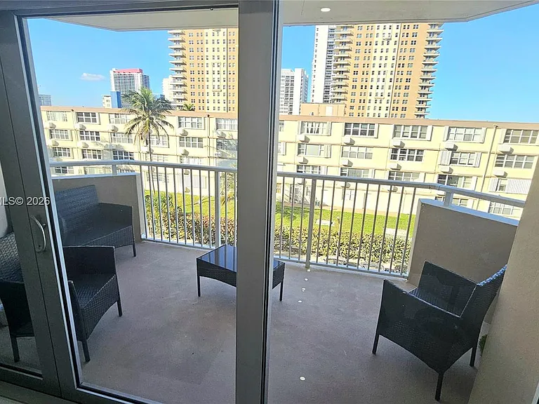 1950 S Ocean Dr #3D — Photo 25