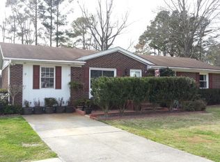227 Edgewood Ln, Jacksonville, NC 28546