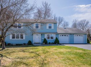 154 Fox Hill Rd, Wethersfield, CT 06109