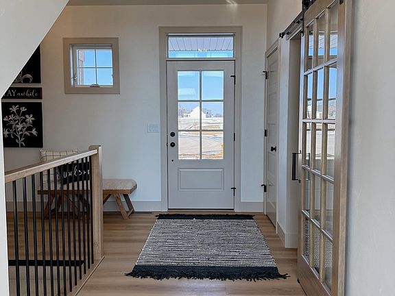 3rd image of 4065 N Hegner Farm Ct