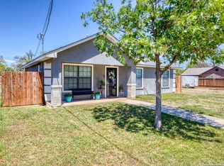 708 Fort Clark Rd, Uvalde, TX 78801