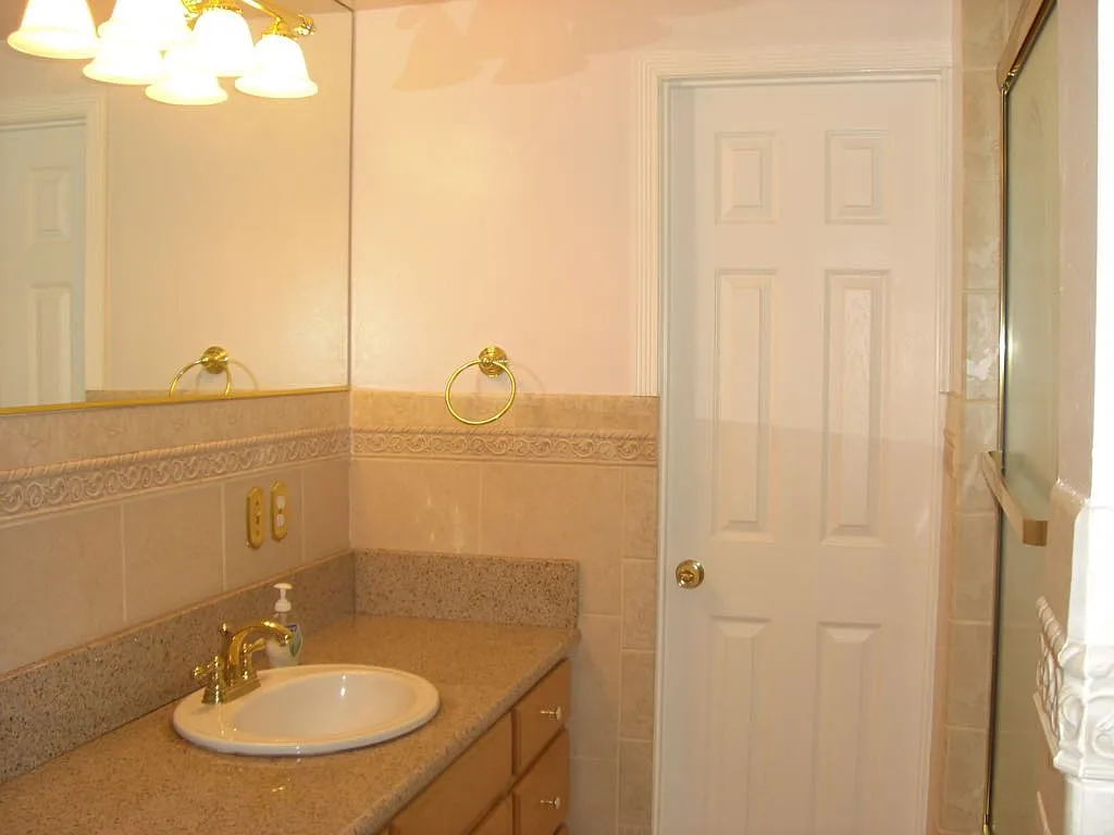 2 bed, 800 sqft, $2,450 — Photo 4