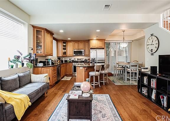2nd image of 415 W Regent St Unit 6