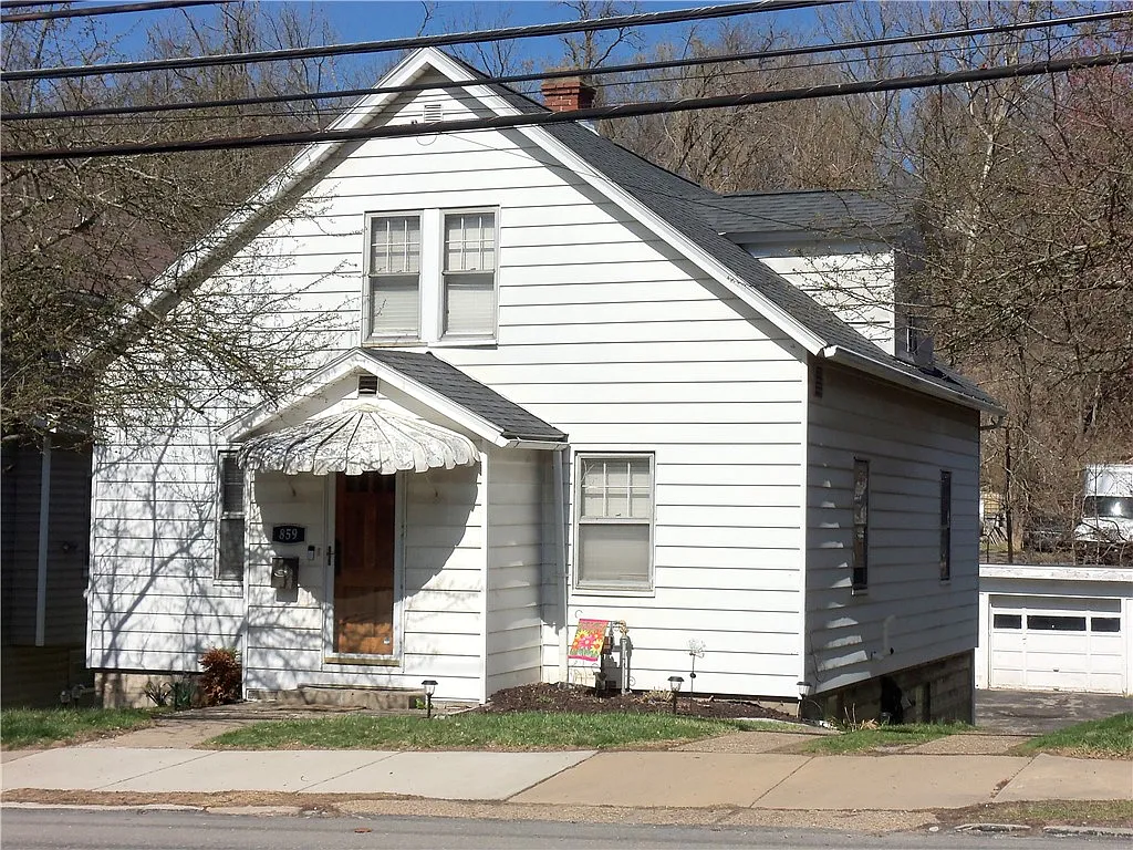 859 E Maiden St photo 1
