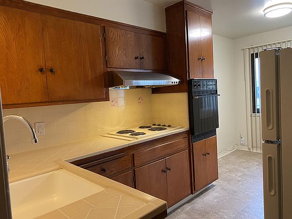 5th image of 796 Masson Ave #1