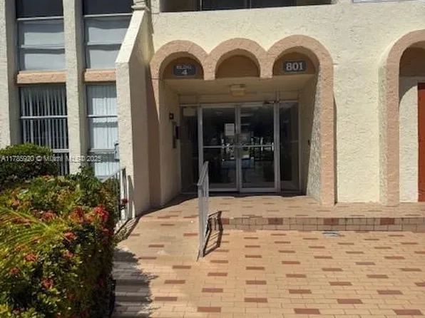 801 Three Islands Blvd APT 302, Hallandale, FL 33009