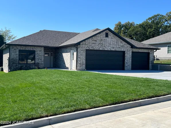 5317 Thornridge Ct, Jefferson City, MO 65109
