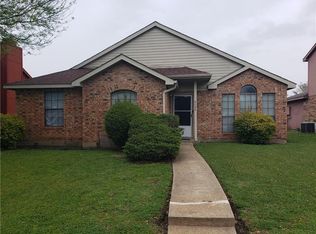 4104 O B Crowe Dr, Dallas, TX 75227
