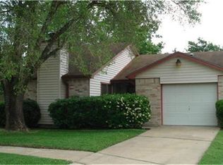 10011 Bell Towne Dr, Sugar Land, TX 77498