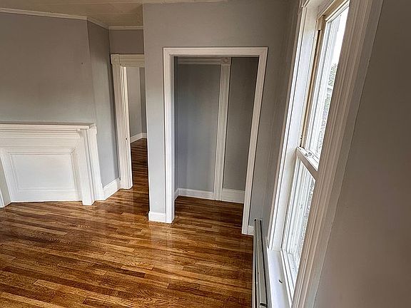 3rd image of 23 17th Ave #2