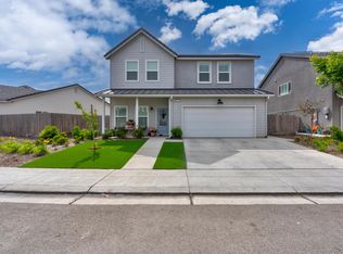 860 Blue Oak Ln W, Madera, CA 93636