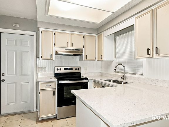 3rd image of 9135 Maynard Ave