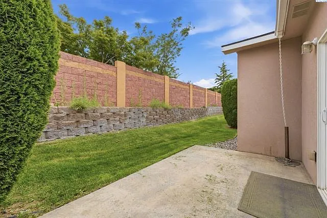 9821 Mia Ln — Photo 3