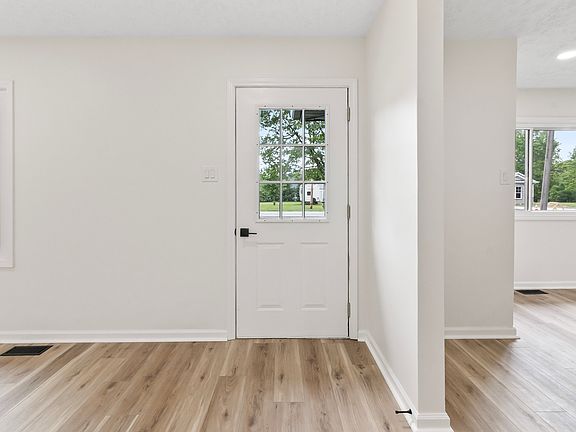4th image of 8933 W 1050 S