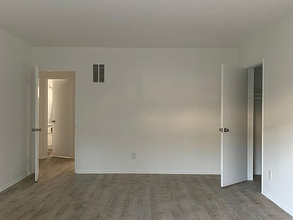5th image of 13847 Burbank Blvd APT 2