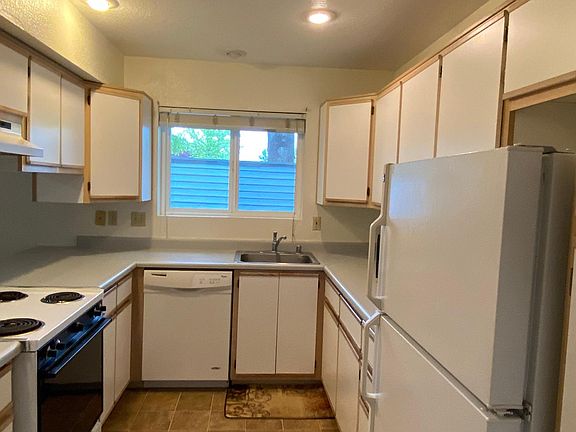 4th image of 7509 NE Vancouver Mall Dr