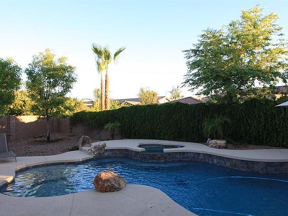 2nd image of 840 W Macaw Dr