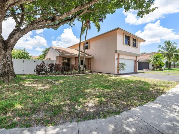 1030 Meadowwood Terrace, Fort Lauderdale, FL 33325