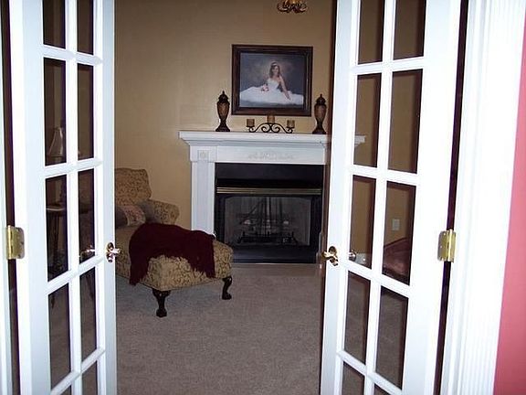 4th image of 107 Tanglewood Dr