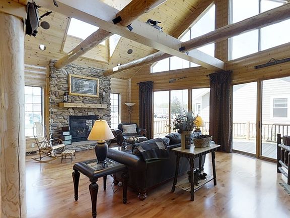 3rd image of 768 Saddlebrook Dr