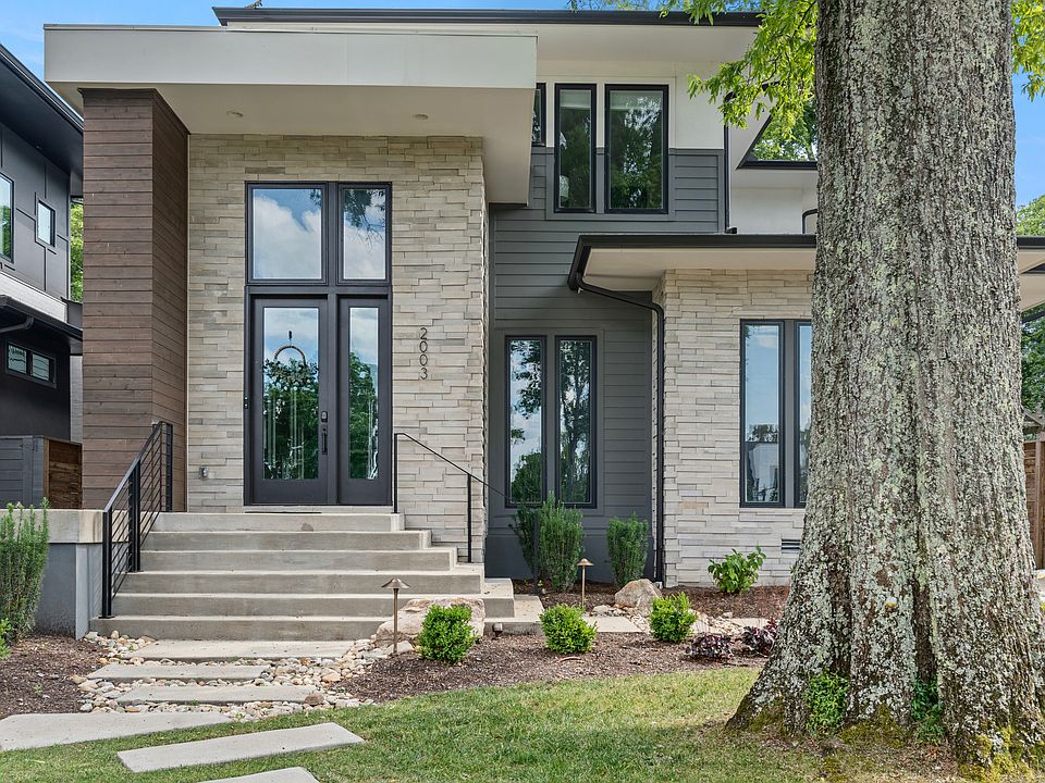 Photos of the exterior of our modern home in Green Hills.
