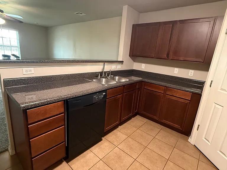 3511-3513 E Fairmont Pl — Photo 5