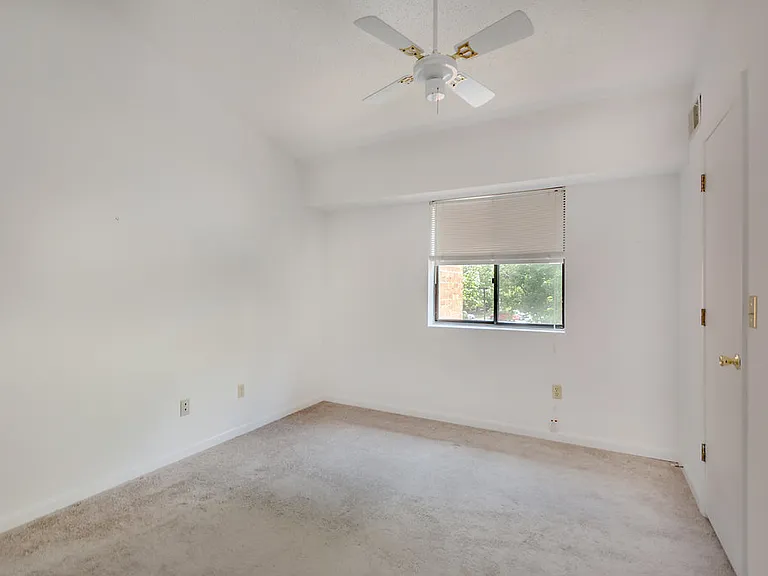 112 Turtle Creek Rd #12 — Photo 3
