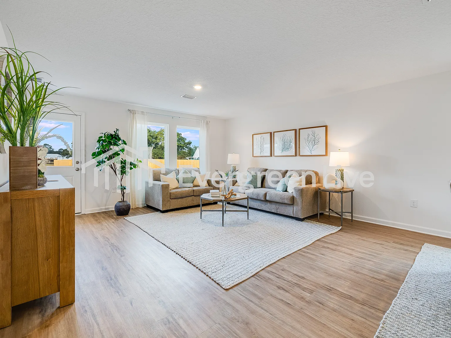 3 bed, 2.0 bath, 1484 sqft, $1,700 — Photo 4