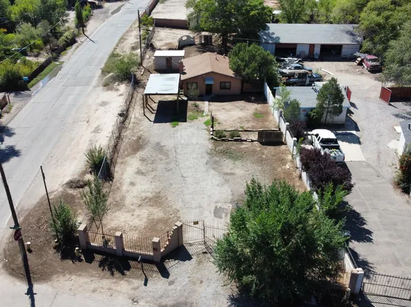 1702 Harzman Rd SW, Albuquerque, NM 87105