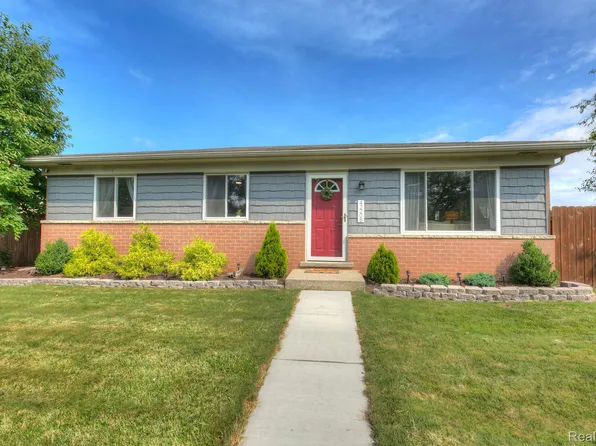 42208 Hayes St, Van Buren Township, MI 48111