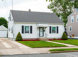 245 Mount Vernon Blvd, Pawtucket, RI 02861