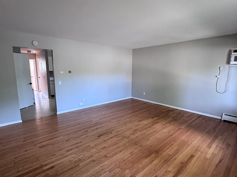 707 W Main St #1