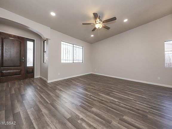 5th image of 1801 W Great Oak Dr
