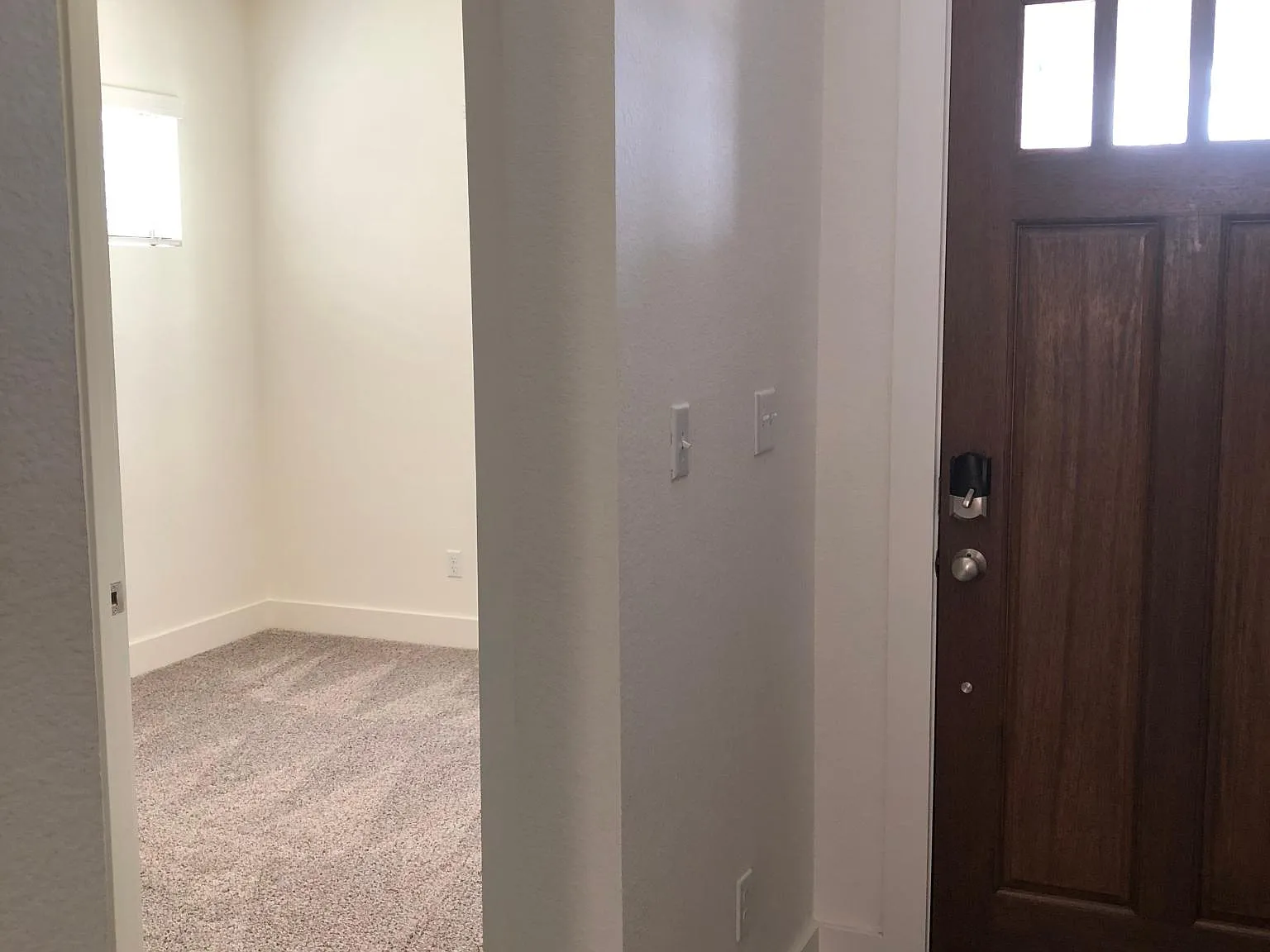4 bed, 2327 sqft, $2,550 — Photo 4