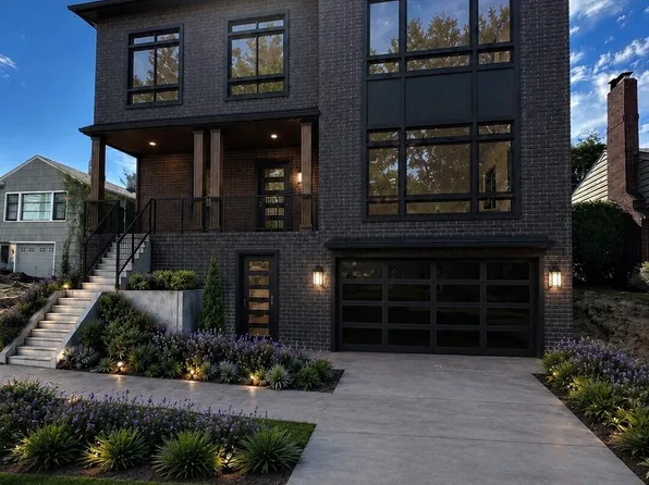 2545 36th Avenue W, Seattle, WA 98199