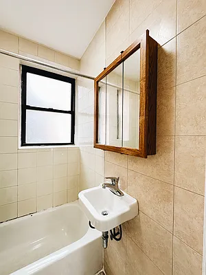 Rented by Jeanne Jackson, LREB | media 6