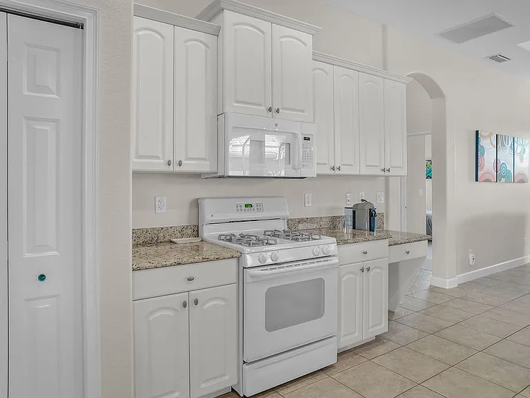 257 Montelluna Dr — Photo 15