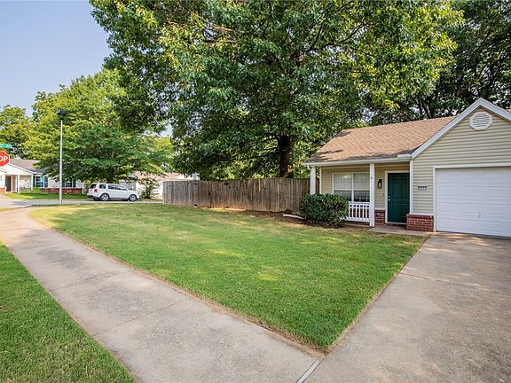 2nd image of 3252 W Woodridge Dr