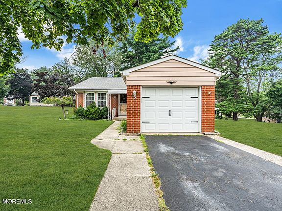3rd image of 3 Lincoln Court