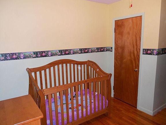 3rd image of 905 Haverhill Dr