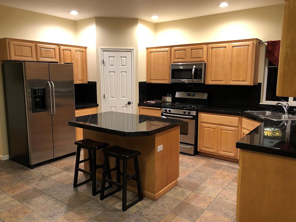 1st image of 1583 SE Pelton Ct