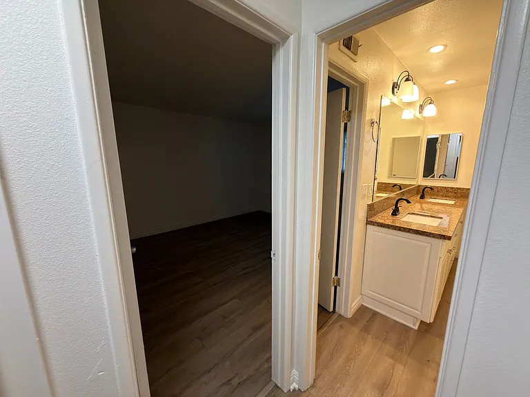 131 N Merrimac Dr — Photo 13