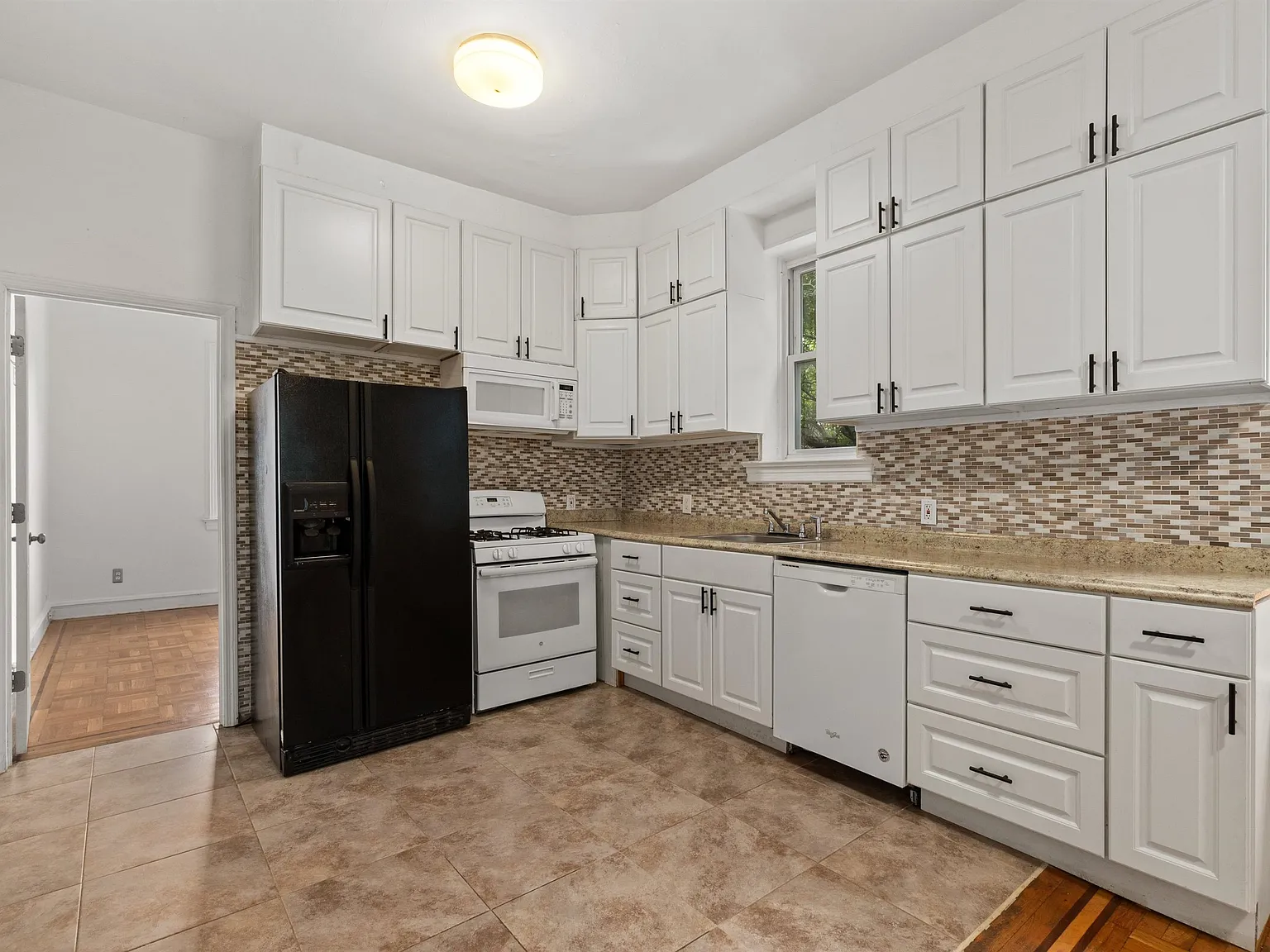 1 bed, 1.0 bath, 1200 sqft, $3,500 — Photo 4