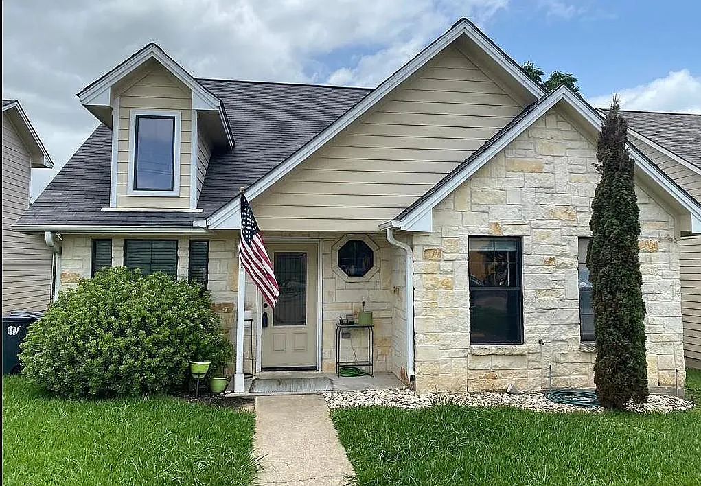 4 bed, 4.5 bath, 1590 sqft, $3,500 — Photo 2