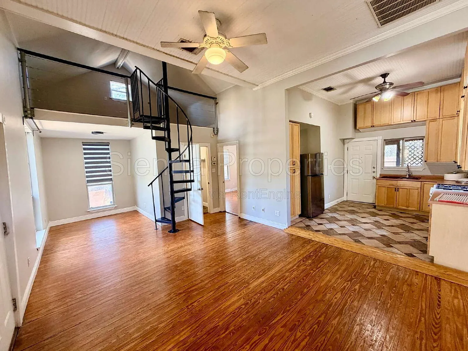 1 bed, 1.0 bath, 702 sqft, $2,100 — Photo 4
