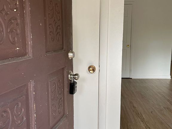 2nd image of 1712-1714 Morningside Dr #1712