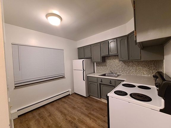 5th image of 4843 Broadview Rd